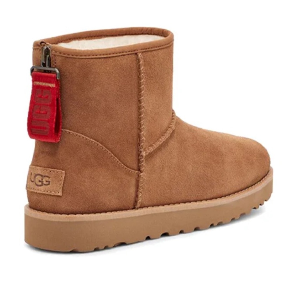 UGG Women's Mini Logo Zip Boots in Chestnut Size 6